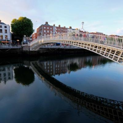 ce célèbre pont en fonte de Dublin fête aujourd'hui ses deux cents ans