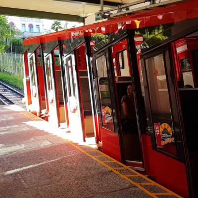 En 12 minutes le funiculaire atteint la cime du 