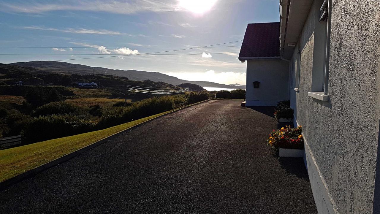 une belle maison d'hôtes bien conçue avec une vue magnifique