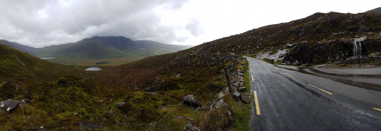 le Conor Pass, col de la péninsule de Dingle, malheureusement dans les nuages