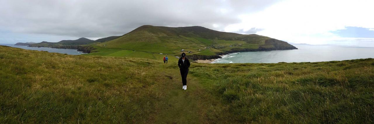 petite marche pour monter jusqu'à la pointe face aux îles Blasket