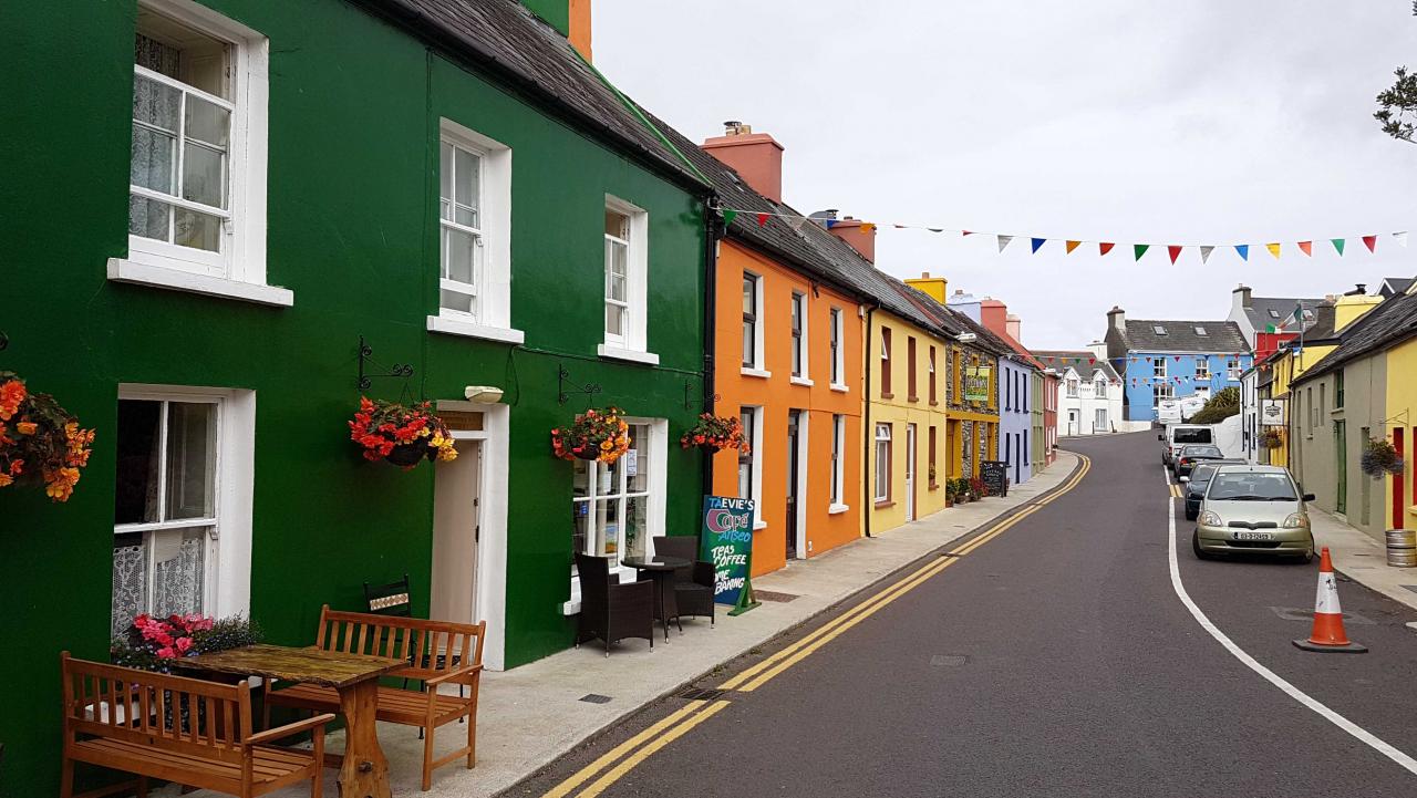 un coup de coeur pour ce village coloré même sous un ciel blanc !
