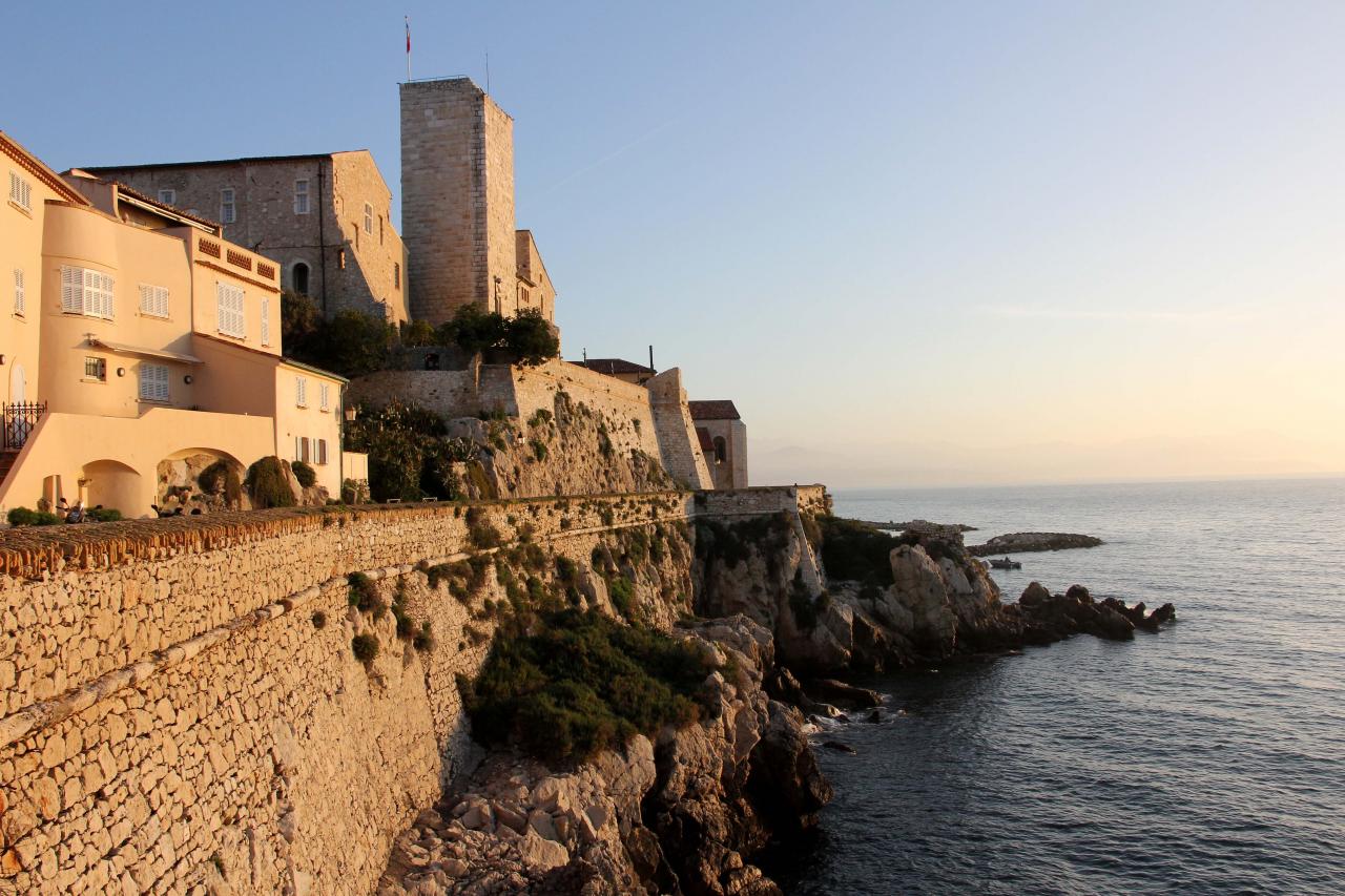 Les remparts au lever du soleil un matin d'avril à 6h20