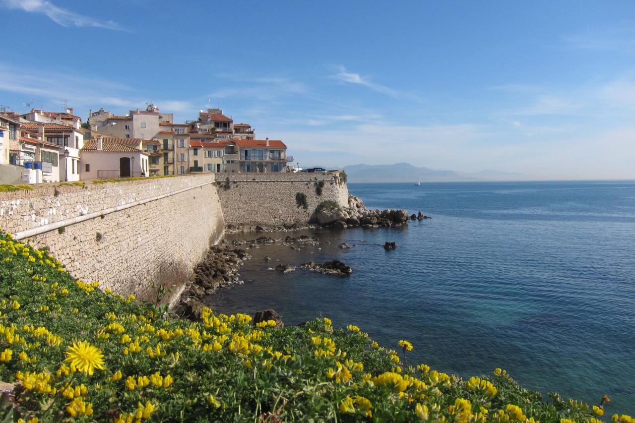 Les remparts d'Antibes (mars 2011) S95