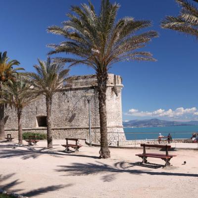 Le Bastion au début des remparts