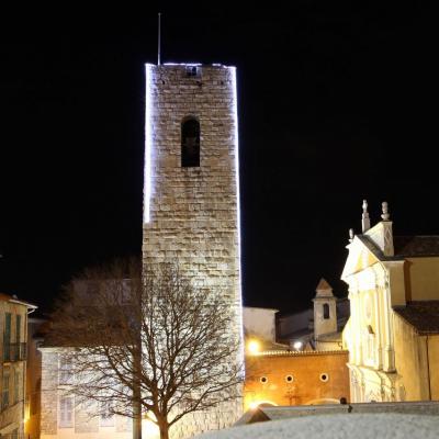 Antibes et ses remparts de nuit