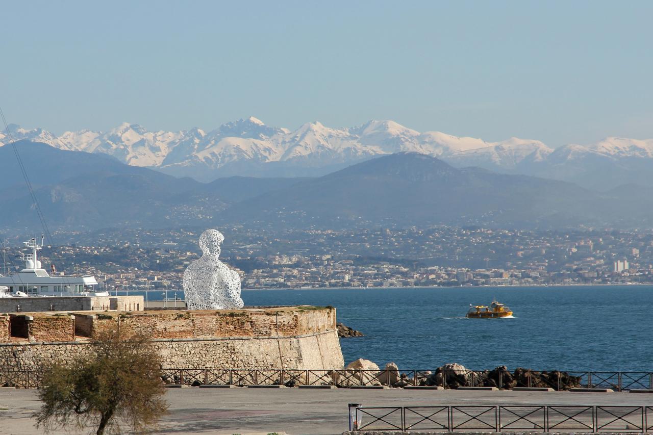 Le Nomade sur les remparts d'Antibes