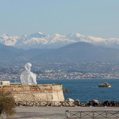 Le Nomade sur les remparts d'Antibes