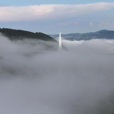 Le viaduc sort du brouillard après 1h30 d'attente ... la récompense !