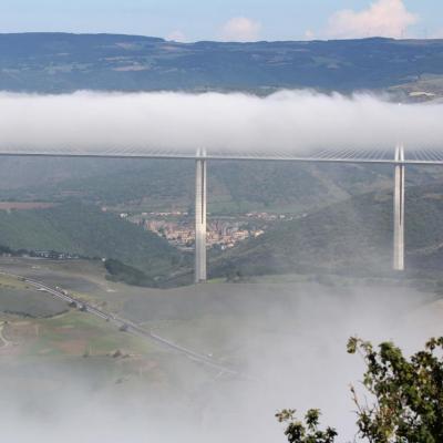 Le viaduc sort du brouillard après 1h30 d'attente ... la récompense !