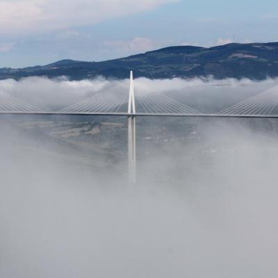 Le viaduc sort du brouillard après 1h30 d'attente ... la récompense !