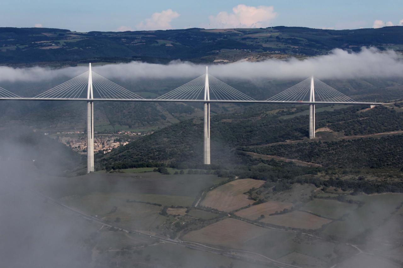 Le viaduc sort du brouillard après 1h30 d'attente ... la récompense !