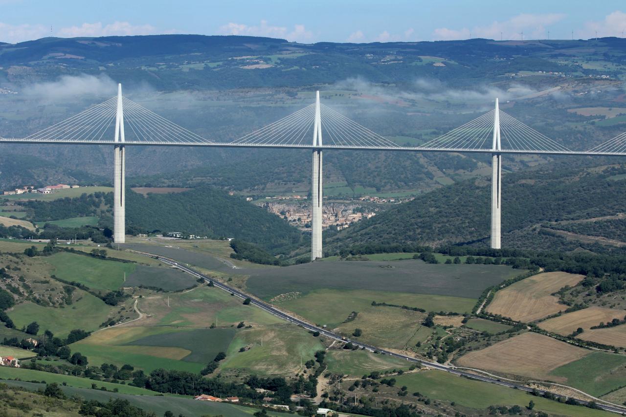 Le viaduc sort du brouillard après 1h30 d'attente ... la récompense !