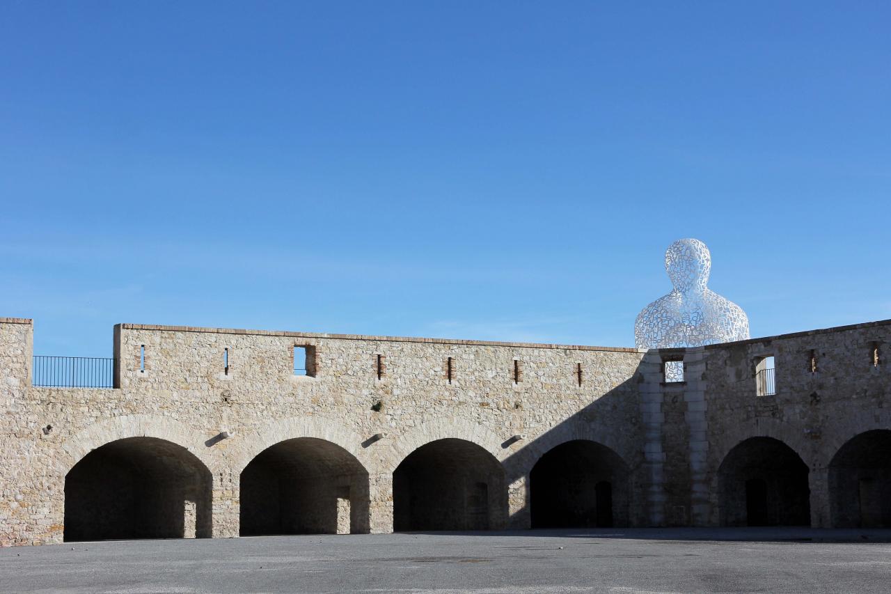 Le Nomade sur les remparts d'Antibes