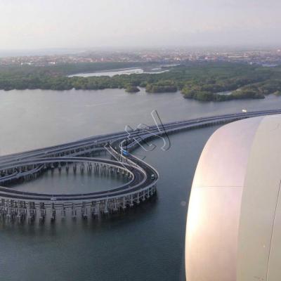 L'autoroute au dessus de la mer et des mangroves