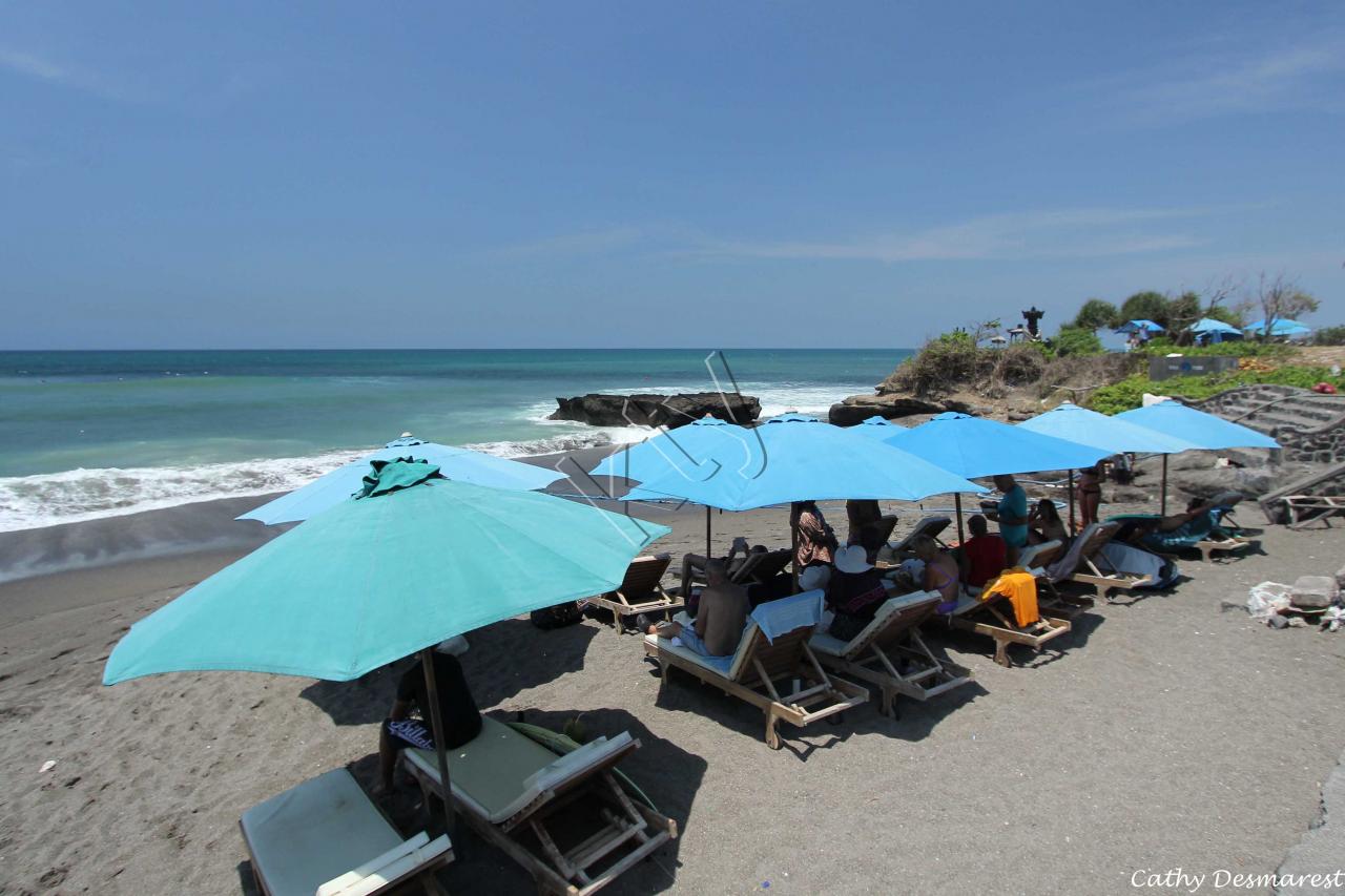 La plage de Batu Bolong (Canggu) très prisée par les surfers