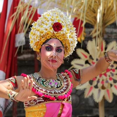 La danse du Barong (créature mythique mi-lion, mi-chien) 