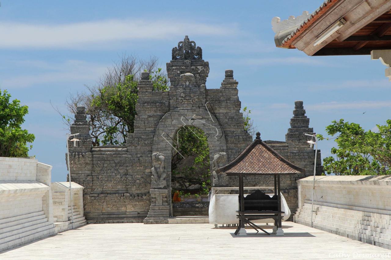 Le temple Ulu Watu est dédié aux dieux de la mer