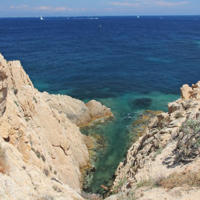 Cap Camarat dominant la presqu'île de Saint-Tropez