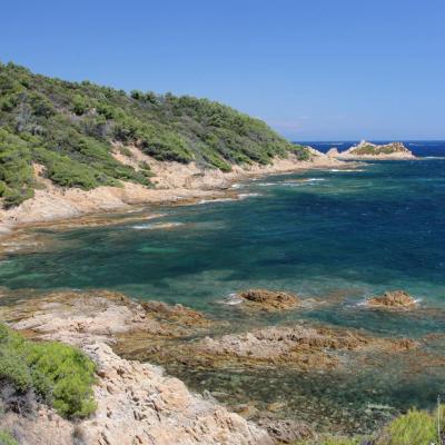 Cap Camarat dominant la presqu'île de Saint-Tropez