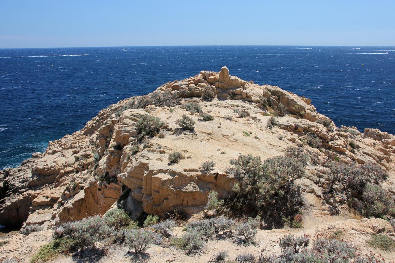 Cap Camarat dominant la presqu'île de Saint-Tropez