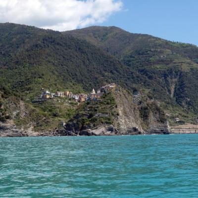 Corniglia, le seul village à ne pas être directement relié à la Méditerranée