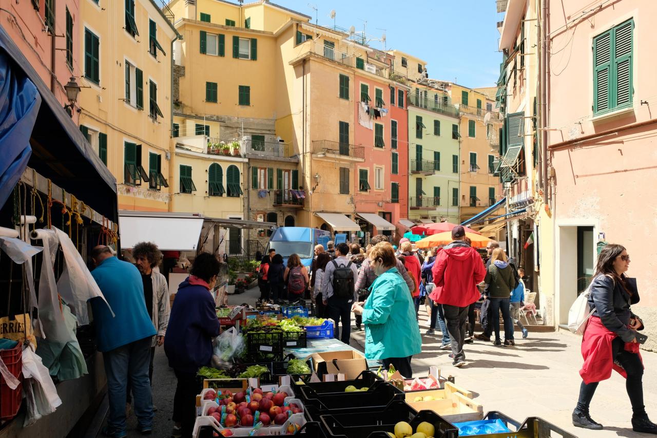 De retour à Vernazza, cette fois-ci par le train, jour de marché