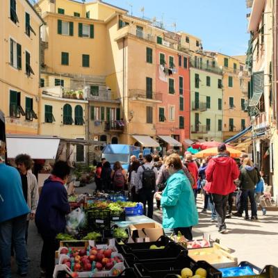 De retour à Vernazza, cette fois-ci par le train, jour de marché