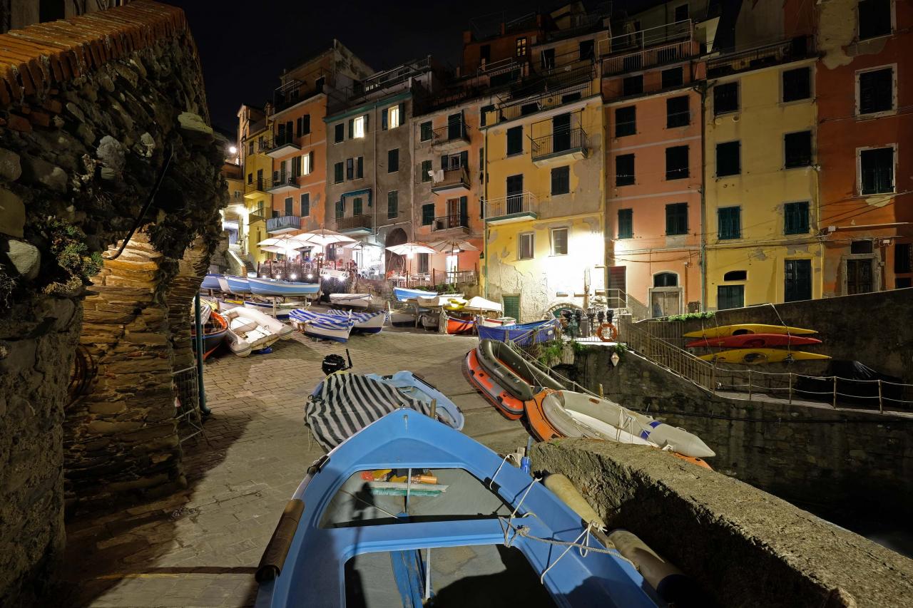 après Manarola je reprends le train pour Riomaggiore de nuit