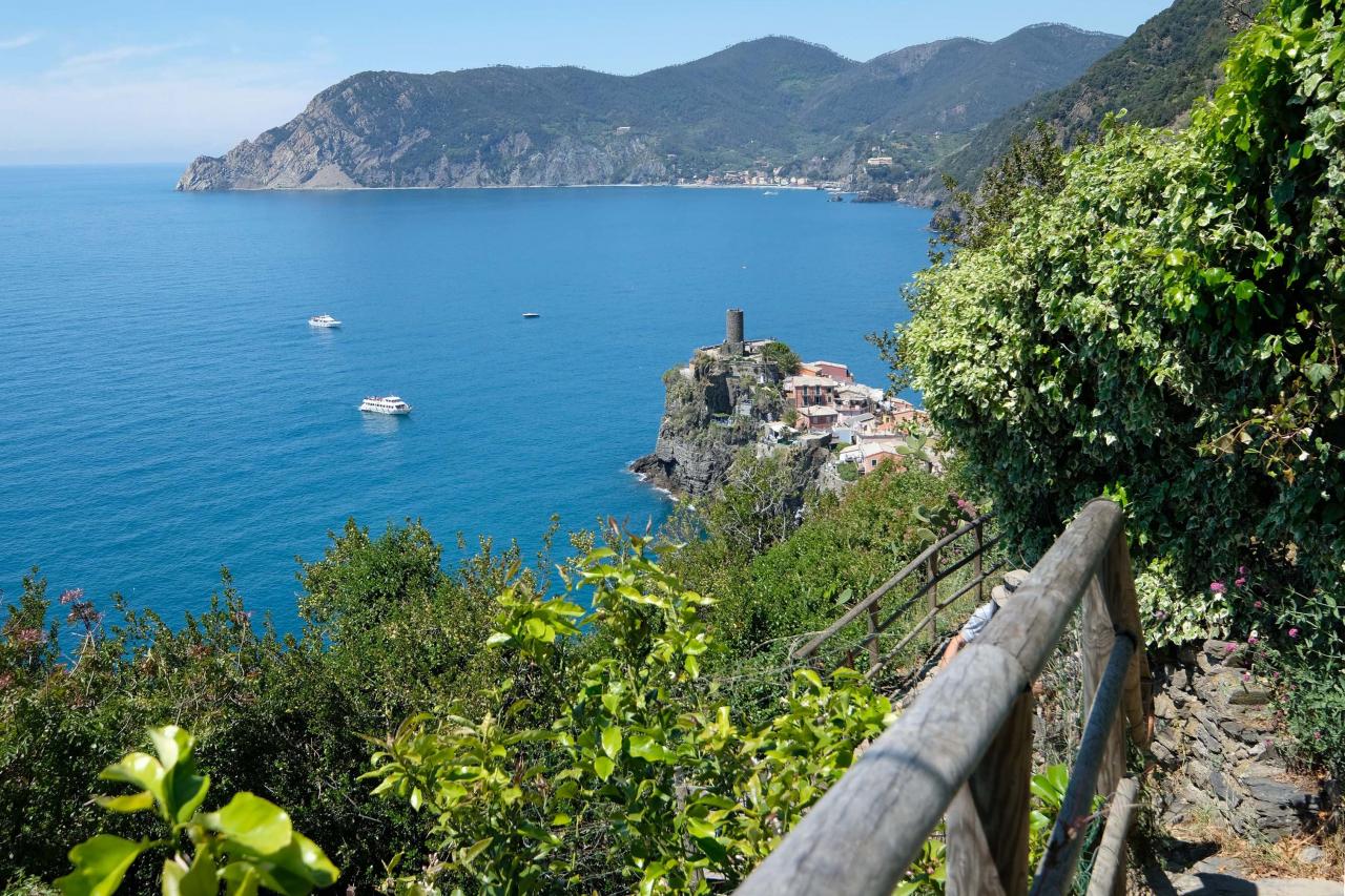 en vue, la pointe de Vernazza, on entame la descente