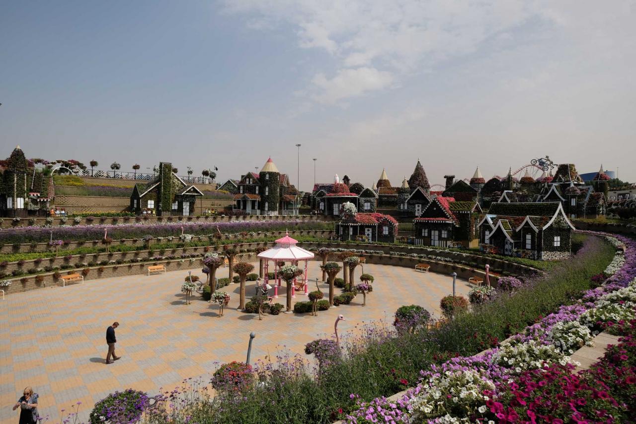 Miracle Garden le plus grand jardin du monde dans le désert