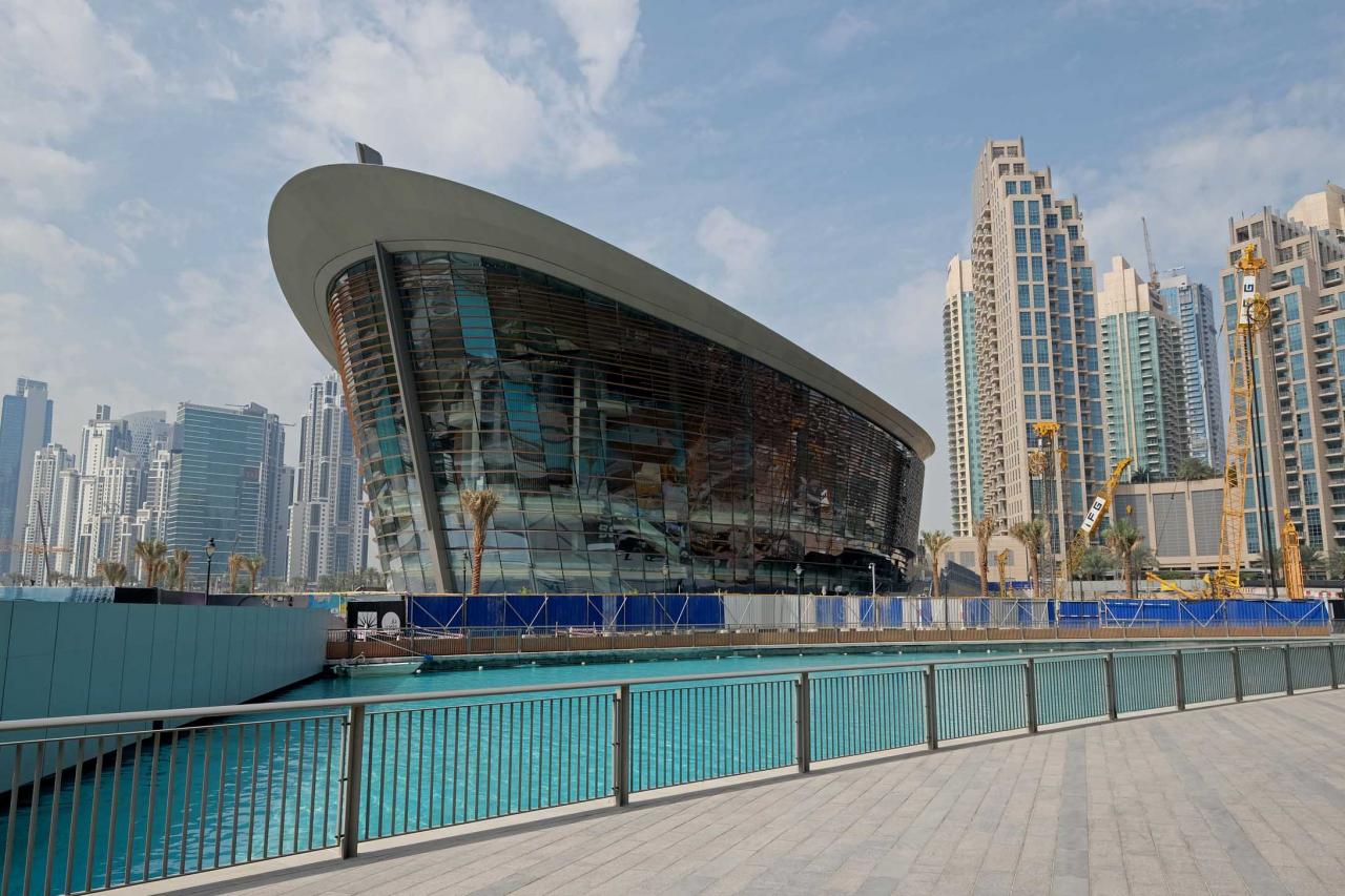 l'opéra de Dubaï rappelle les bateaux en bois traditionnels