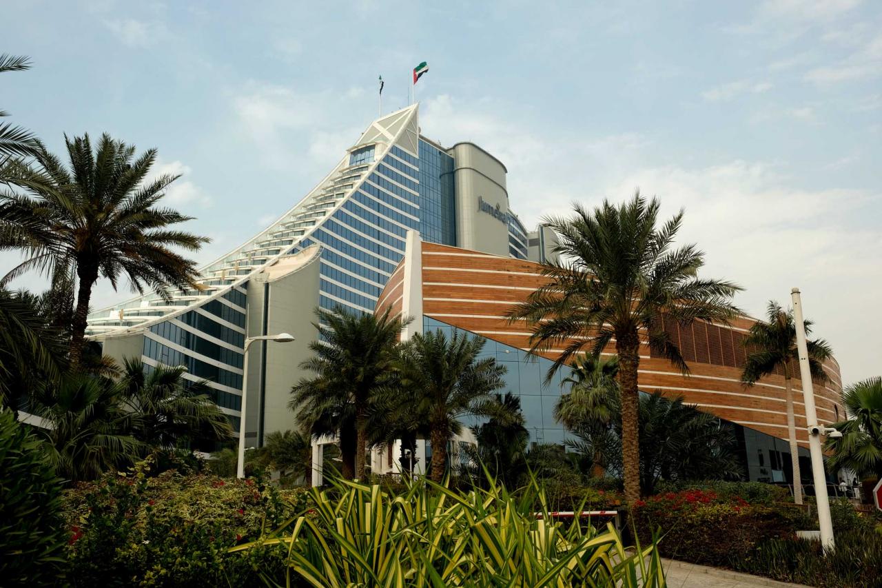 Le Jumeirah beach hôtel en forme de vague  5*