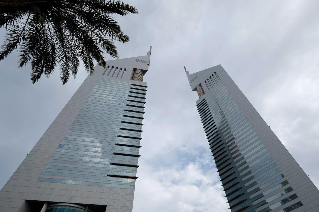 les Emirates Towers 355m (bureaux et hôtel)