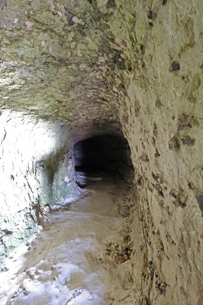 un tunnel a été creusé pour relier la plage de Jambourg de l'autre côté