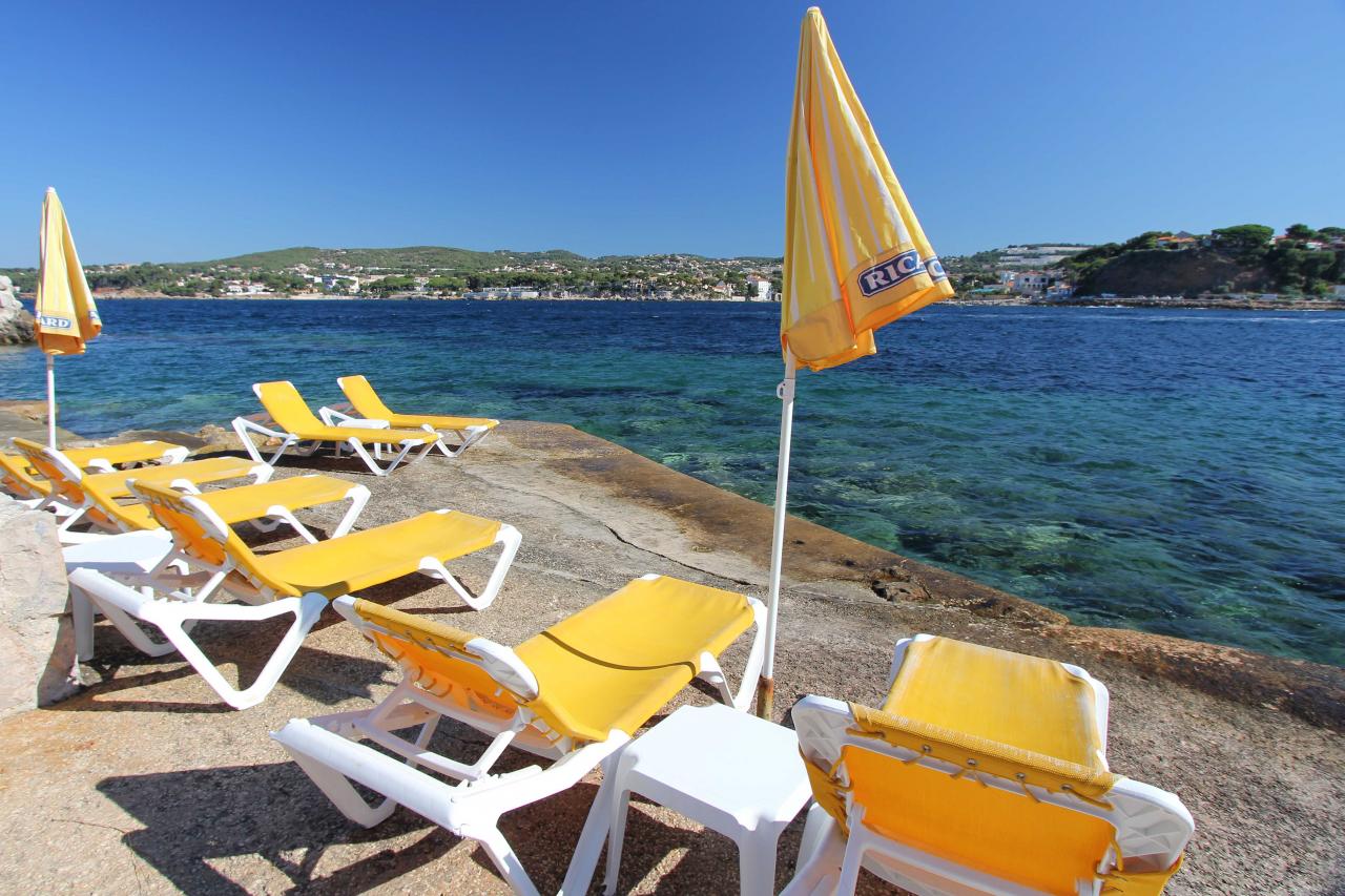 Soukana plage avec vue sur Bandol 