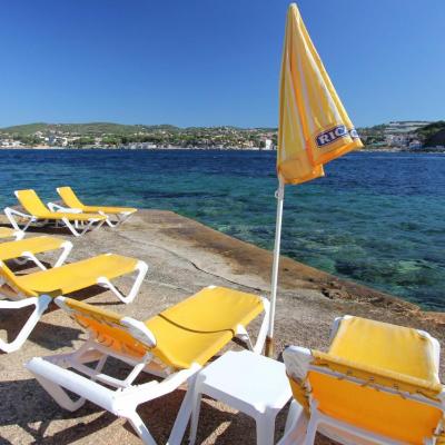 Soukana plage avec vue sur Bandol 