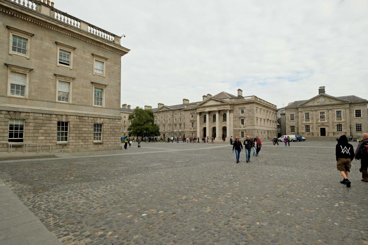 et la plus ancienne université de Dublin