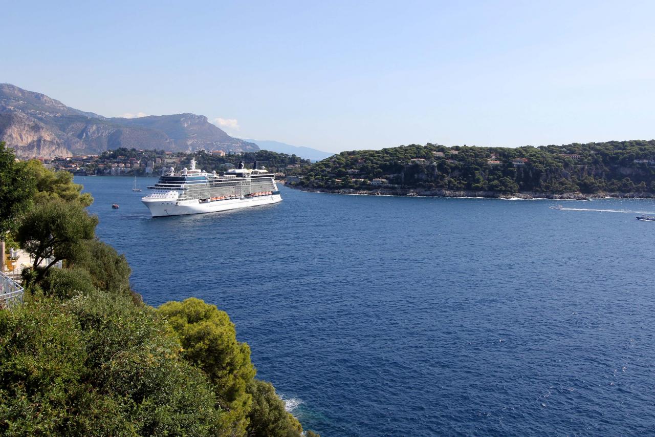 L'Equinox en rade de Villefranche