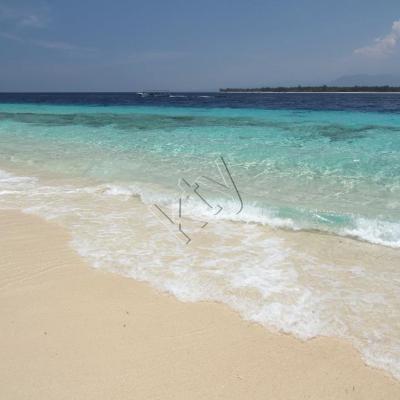 Située entre Gili Trawangan et Gili Air, Meno est la plus petite