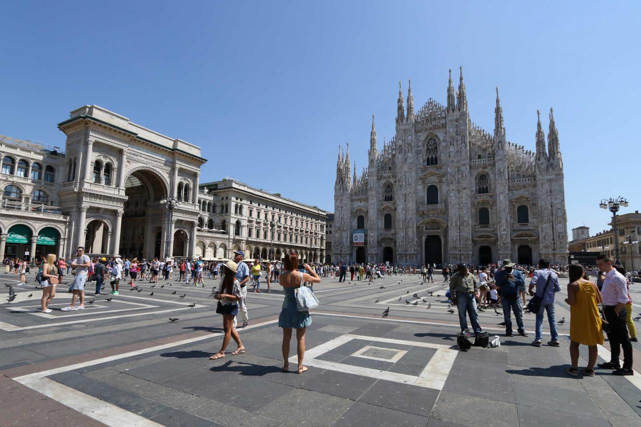 et là on fait wahooo ... devant le Duomo !! témoin de six siècles d'histoire