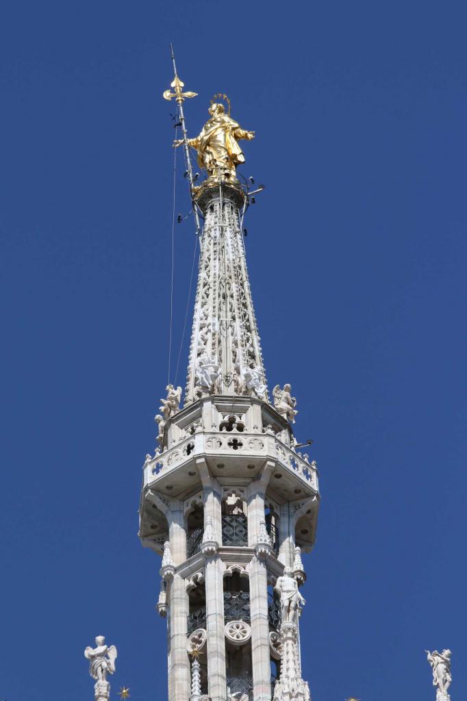 la Madonina, statue dorée de la Vierge (108,5m)