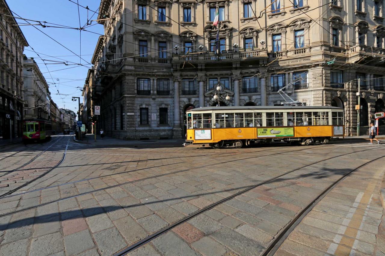 la piazza Cordusio, le centre administratif et financier de Milan