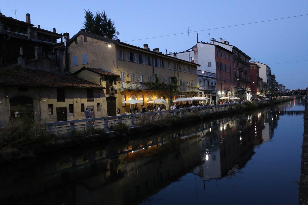 petite balade le long du canal après un dîner où le choix est difficile