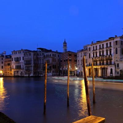 Le grand canal et ses palais et palaces aux abords du Rialto