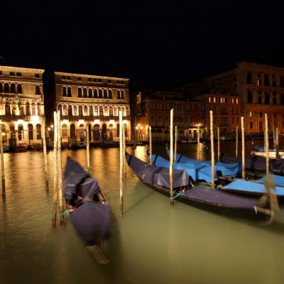 Le grand canal et ses palais et palaces aux abords du Rialto