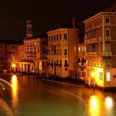 Vue sur le Grand Canal depuis le Pont de Rialto