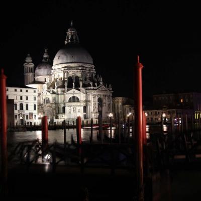 SANTA MARIA DELLA SALUTE à la pointe du quartier Dorsoduro