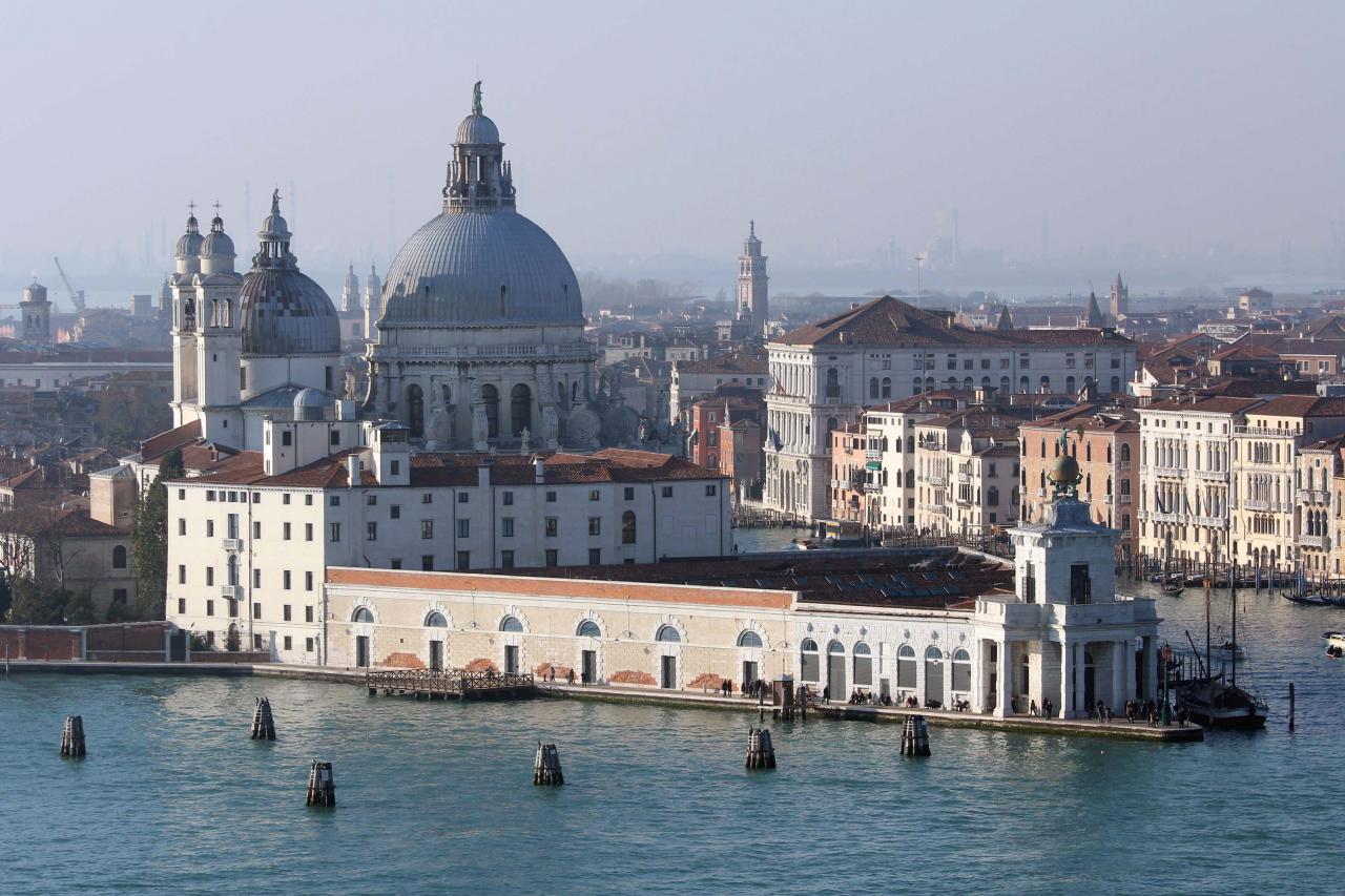 Basilique Santa Maria Della Salute vue de la Giudecca.