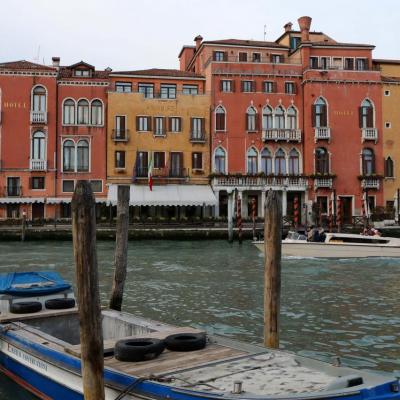 A la recherche de mon hôtel près du grand canal et la Riva Di Biasio